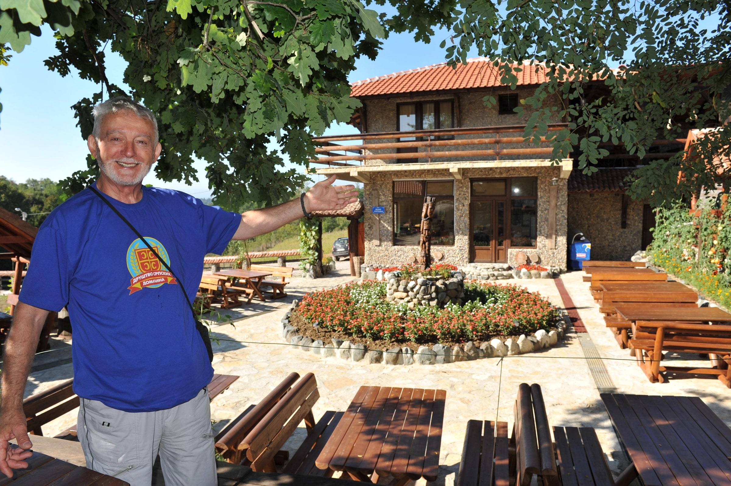 Pesnik Dobrica Erić u Babinoj reci